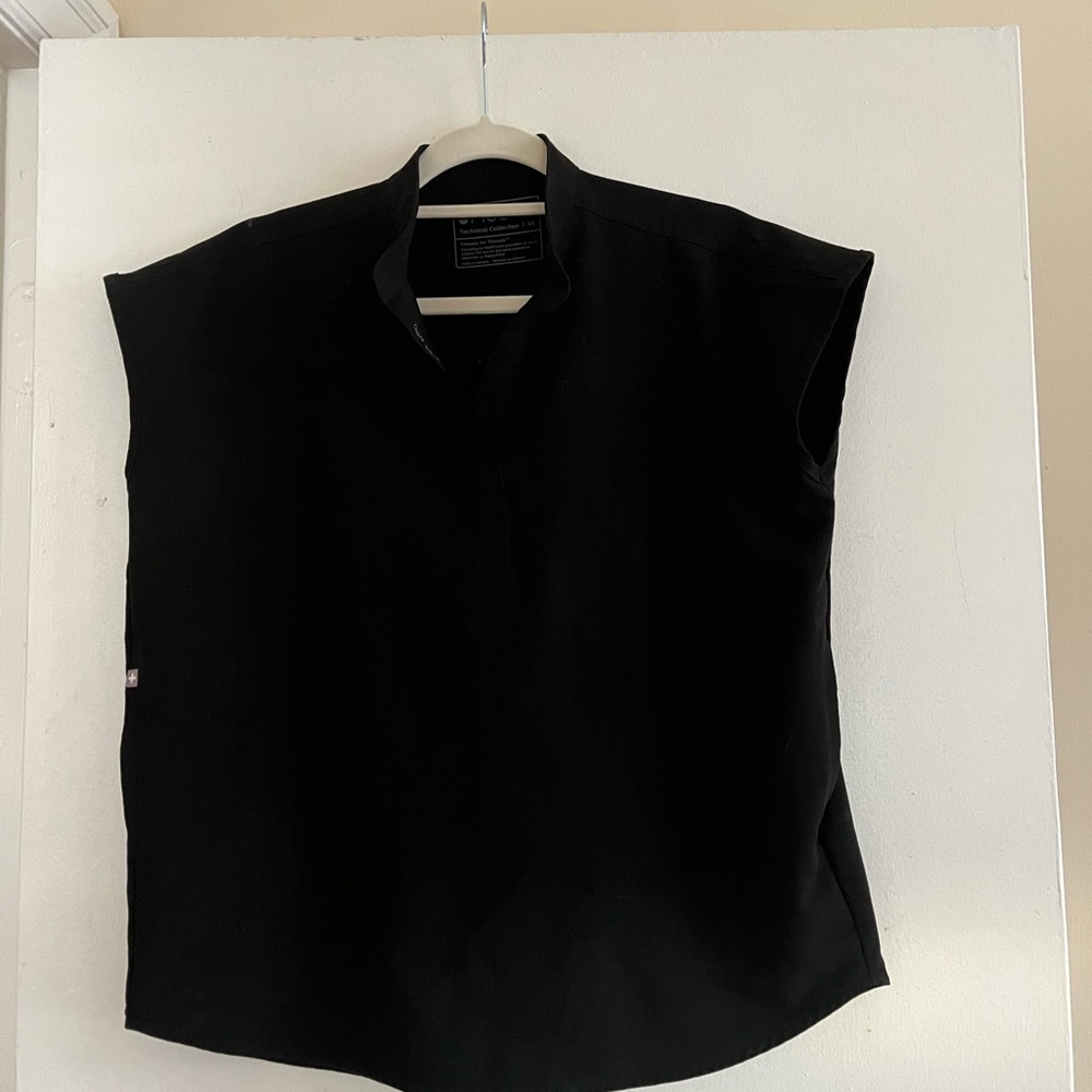 Figs Mandala Black Scrub Top Size XS